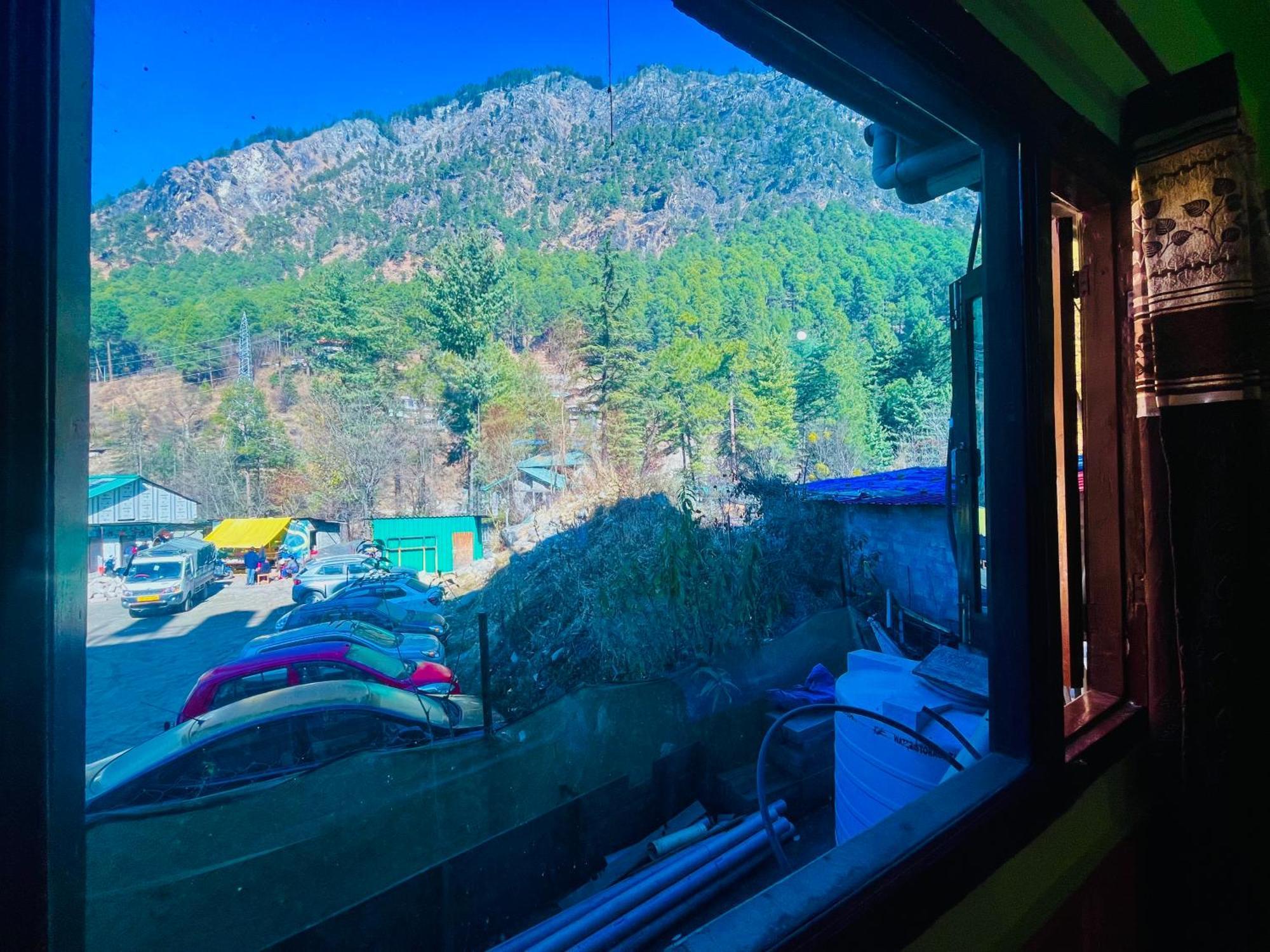 Russian Unit Kasol By Valley Екстериор снимка