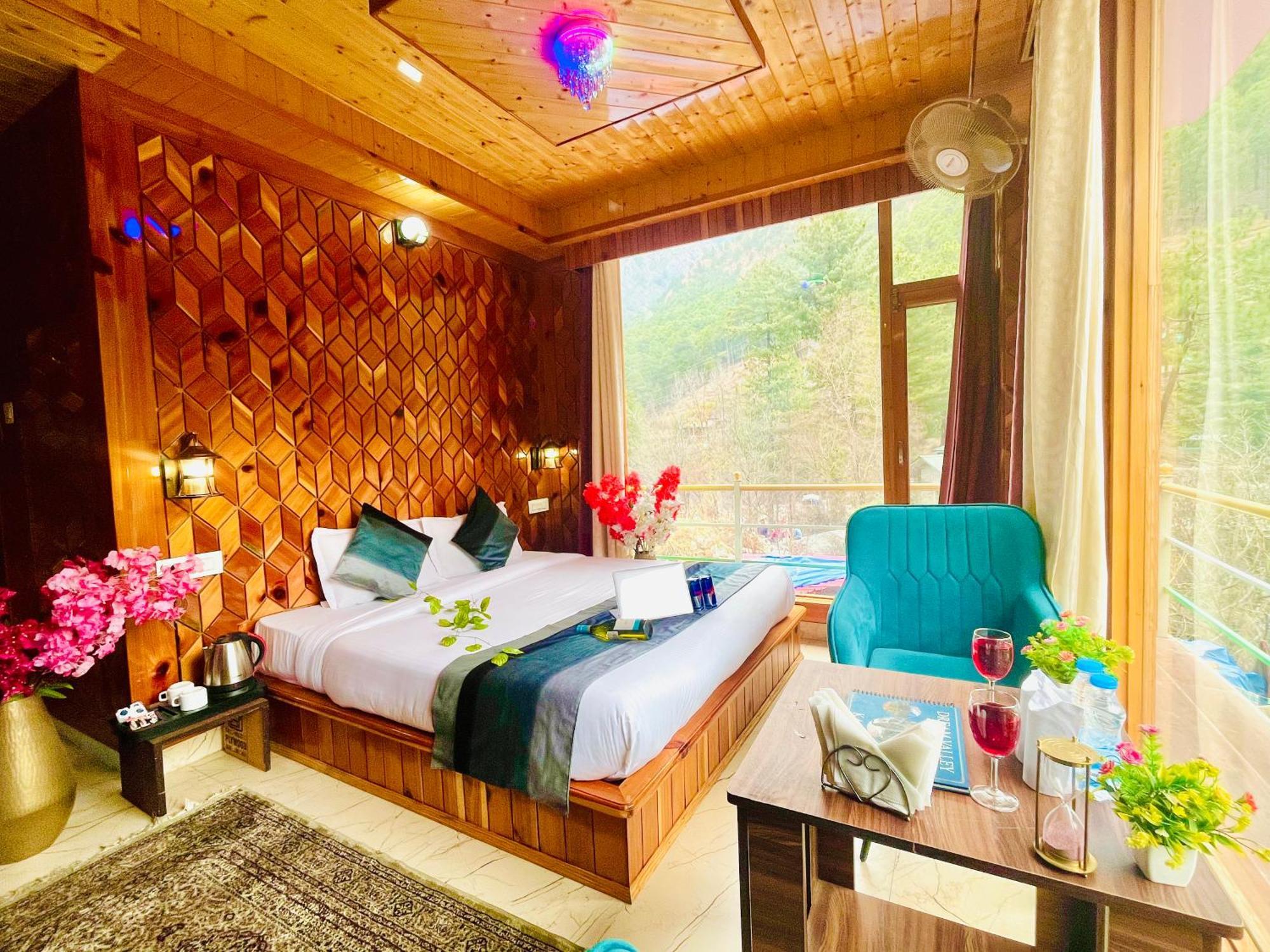 Russian Unit Kasol By Valley Екстериор снимка