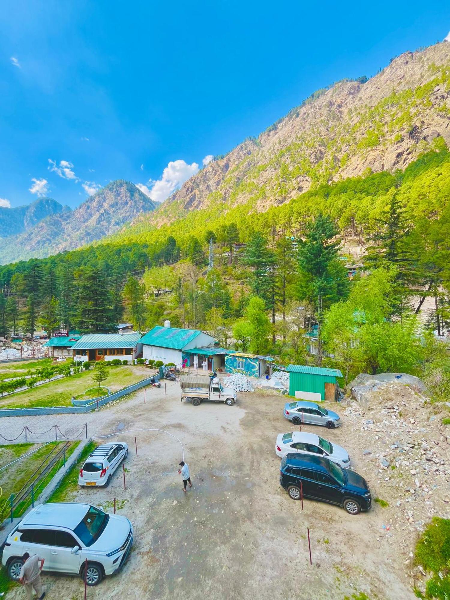 Russian Unit Kasol By Valley Екстериор снимка